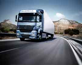 El Mercedes Benz Axor cuenta con una cabina más compacta pero permite realizar rutas largas.