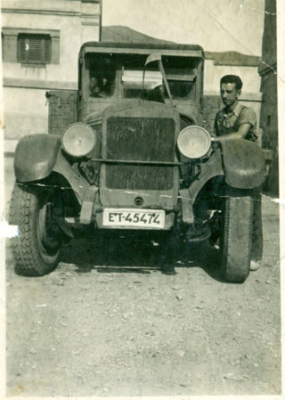 El en servicio militar, con un 3HC, Boixadera padre se inició en el transporte.