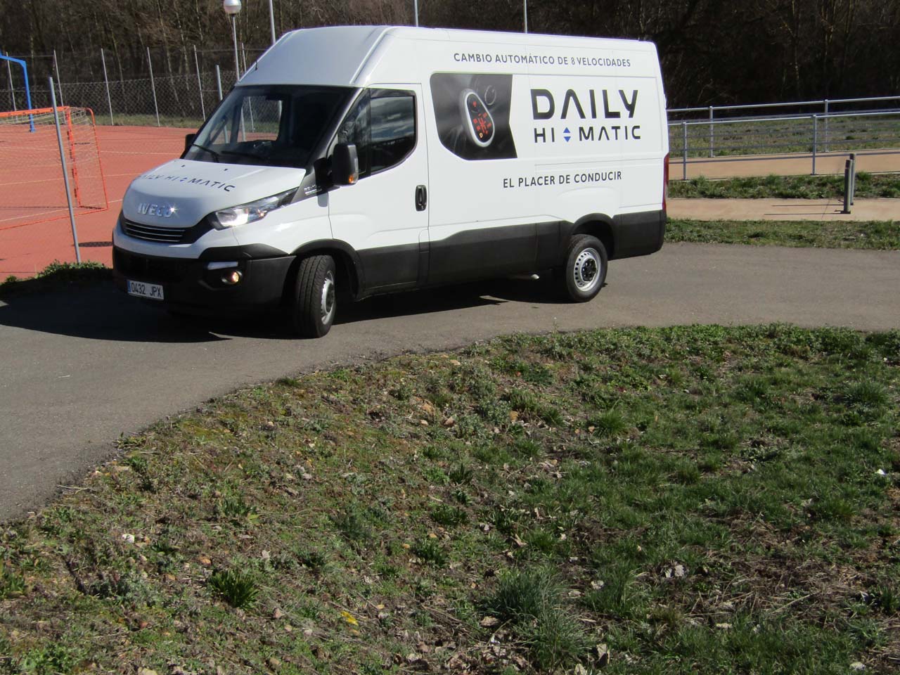Este IVECO Daily de 3,5 toneladas alcanza las 7 toneladas si engancha remolque.