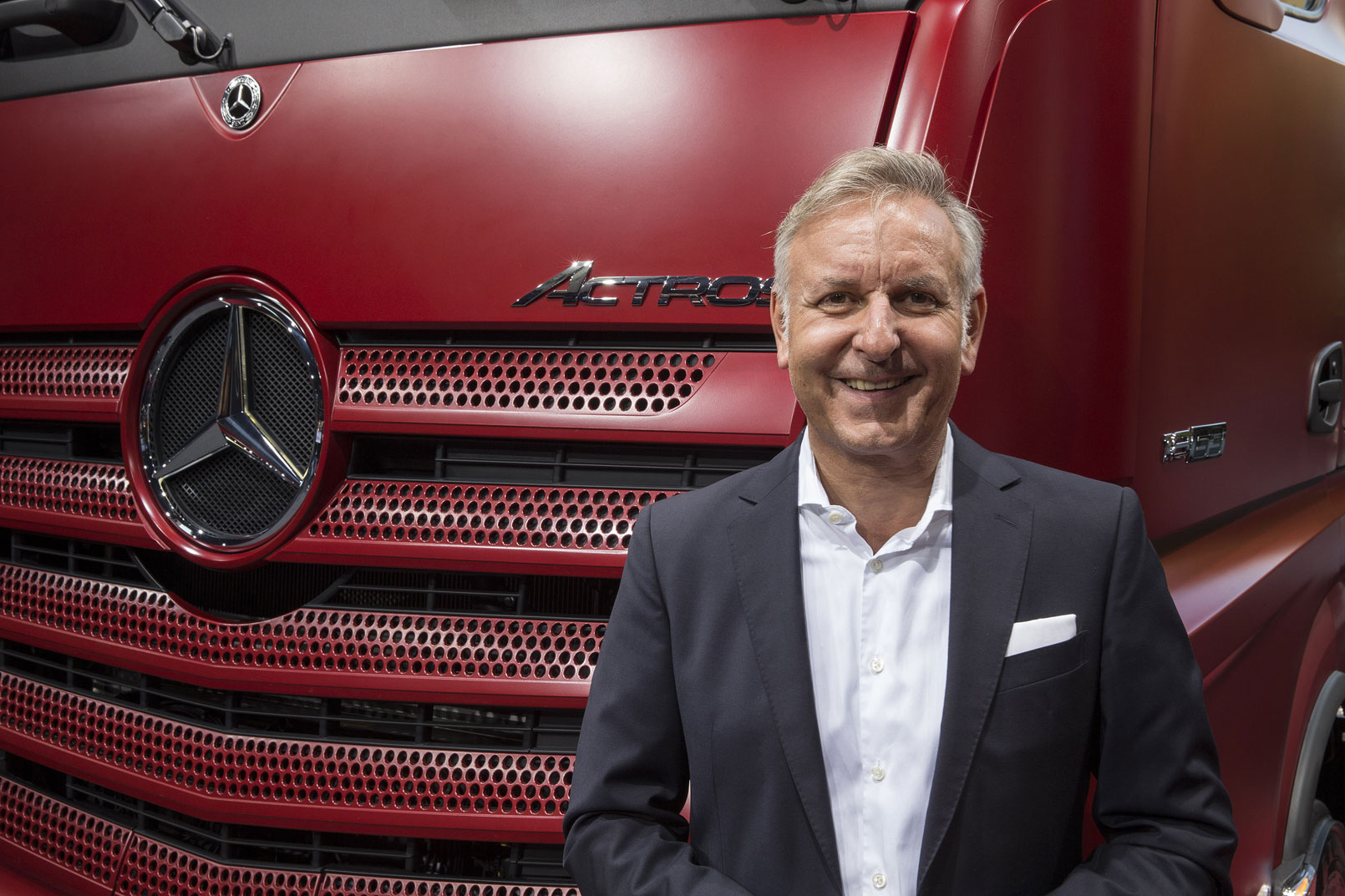 Stefan Buchner máximo responsable de Mercedes Benz Trucks nos presentó las nuevas características del Actros.